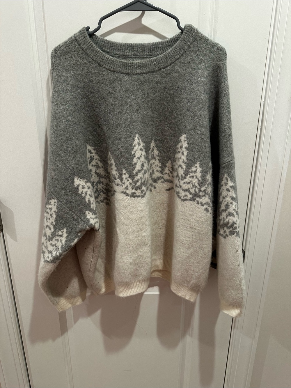 LOFT Cozy Two-Tone Grey and Cream Winter Sweater XL